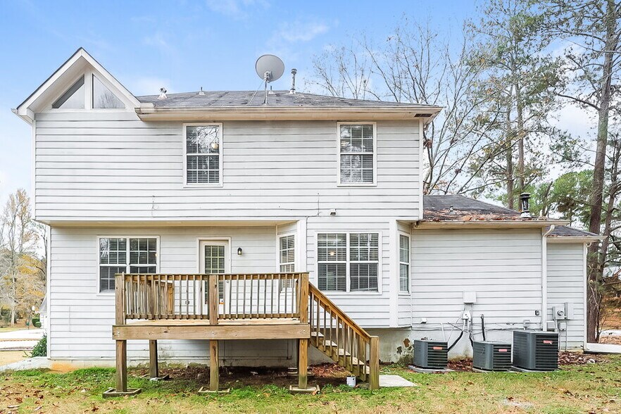 Building Photo - 10185 Point View Dr
