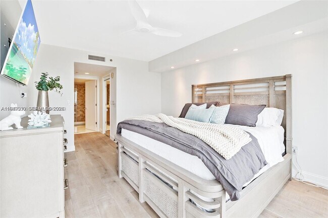 Building Photo - 1800 S Ocean Dr