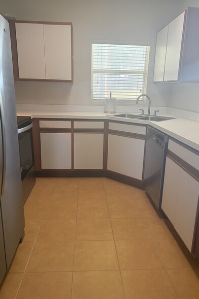 Building Photo - 3310 Broken Bow Dr