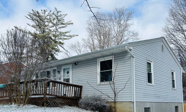 Primary Photo - Beautiful Home Located in Blacksburg