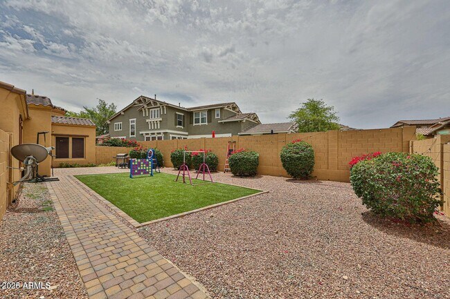 Building Photo - 3950 N Edith Way
