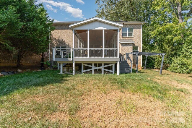 Building Photo - 139 Brackenbury Ln