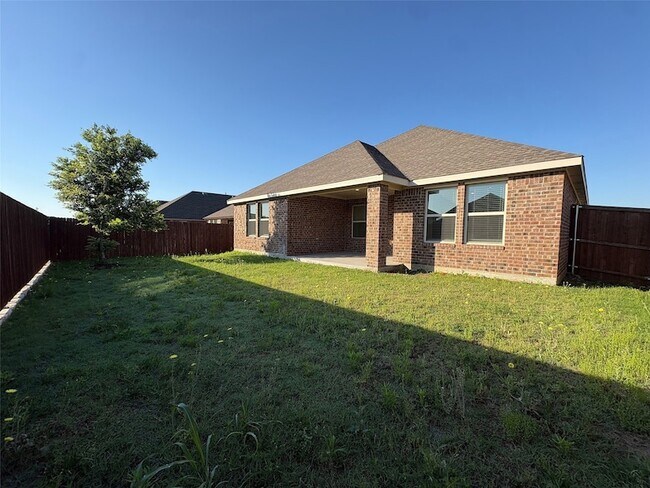 Building Photo - 610 Union Dr