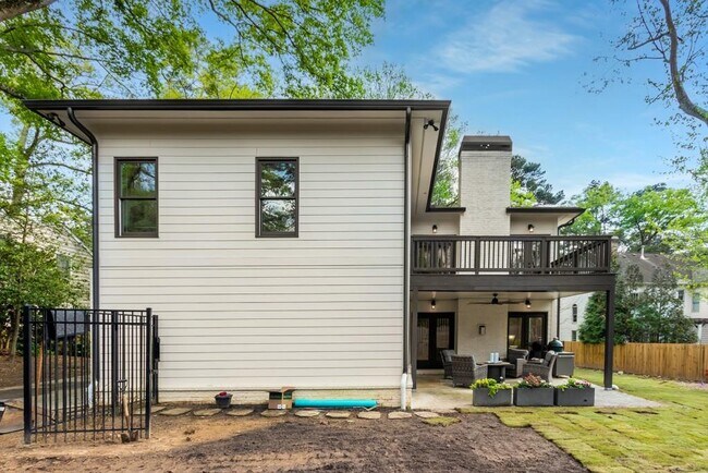 Building Photo - 782 Piedmont Way NE