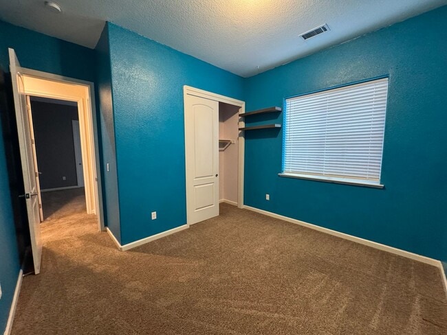 Building Photo - 4 Bedroom, 3 car garage- Foothills at Wingfield Springs. Pets welcome!