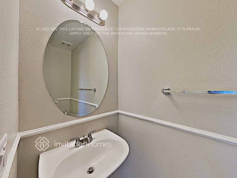 Building Photo - 12319 W Medlock Dr