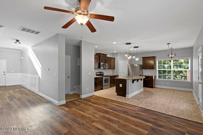 Building Photo - 303 Vilas Way S