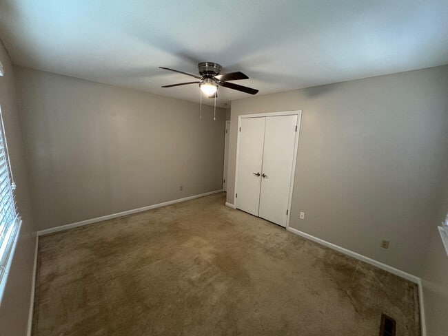 Building Photo - 5301 Yardley Terrace