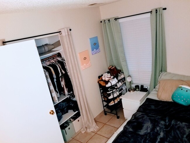 Building Photo - 1 Bed, 1 Bath. Condo! Next to the Heart of NAU Campus!  - Students & Cats OK!! NO Dogs! Avail. NOW!!