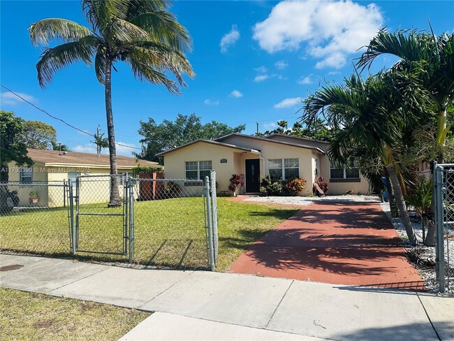 Primary Photo - 4406 SW 25th St