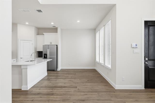 Building Photo - 1500 Lake District Dr