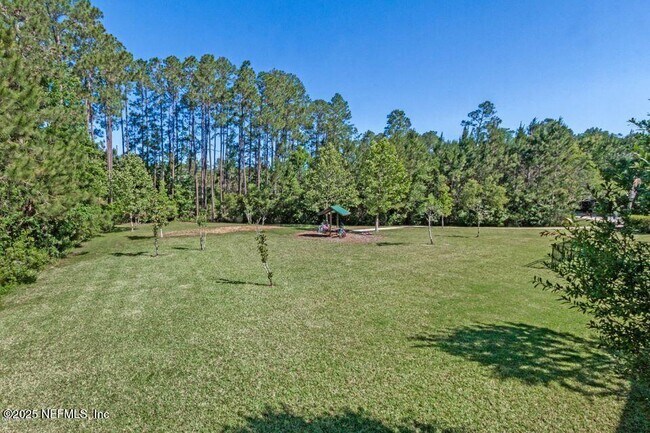 Building Photo - 215 Scrub Jay Dr