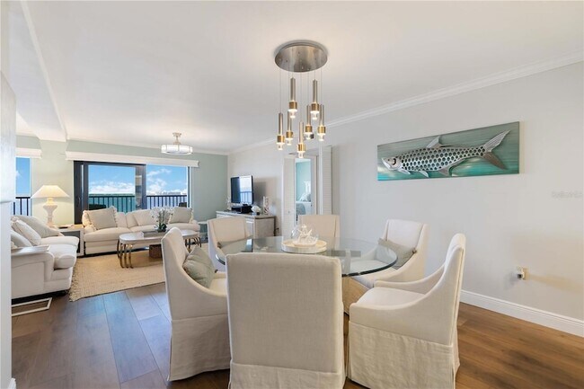 Building Photo - 1500 Park Beach Cir