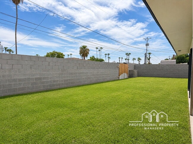 Building Photo - 3-bedroom, 2-bathroom home in La Verne Terrace