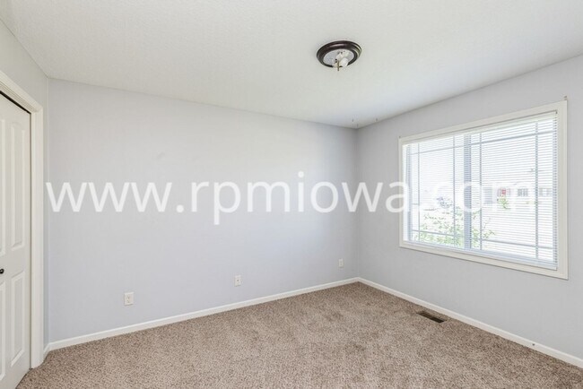 Building Photo - NORTH ANKENY HOME!! 4 Bedroom, 2.5 Bathroom Home