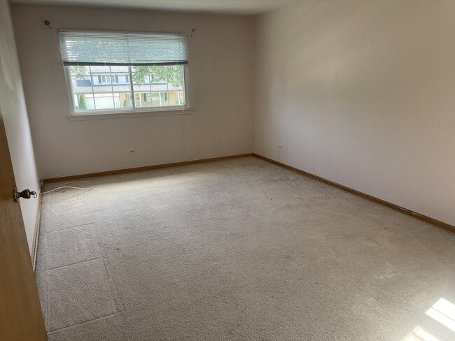Building Photo - 1802 W Willow Ln