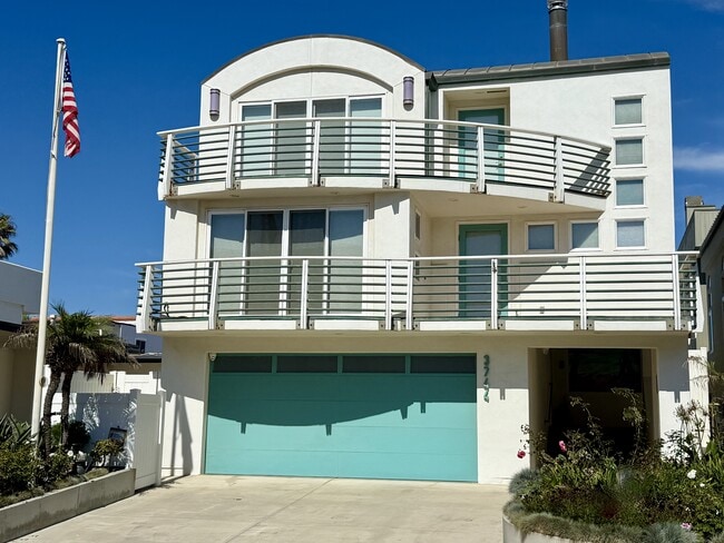 Primary Photo - 3744 Ocean Dr
