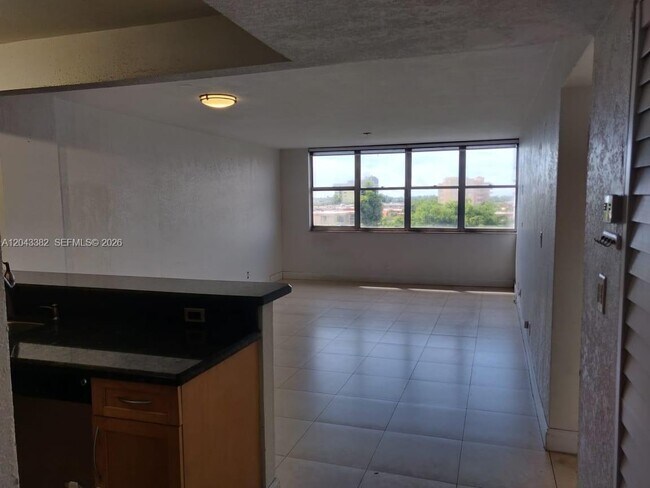 Building Photo - 9001 SW 77th Ave