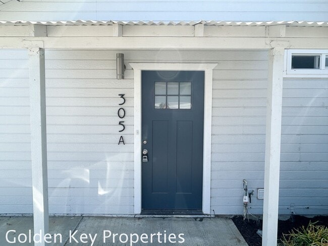 Building Photo - Welcome to your beautifully renovated sing...