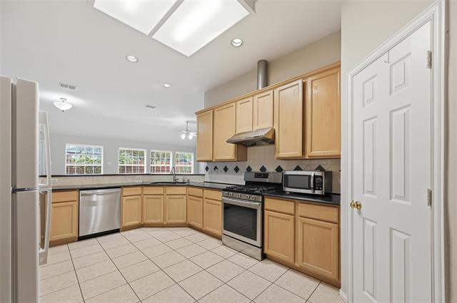 Building Photo - 1202 Brook Dr