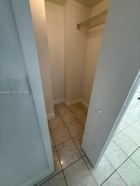 Building Photo - 3301 N Country Club Dr