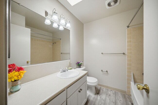 Building Photo - 418 Whitehall Rd