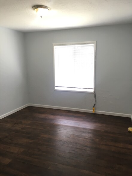 Bedroom 2 - 10051 Bernhardt Dr