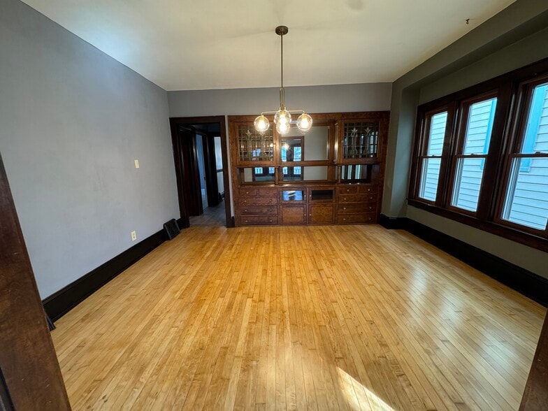 Building Photo - 2516 S Brisbane Ave