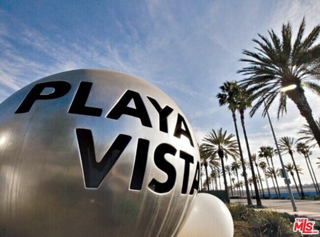 Building Photo - 5350 Playa Vista Dr