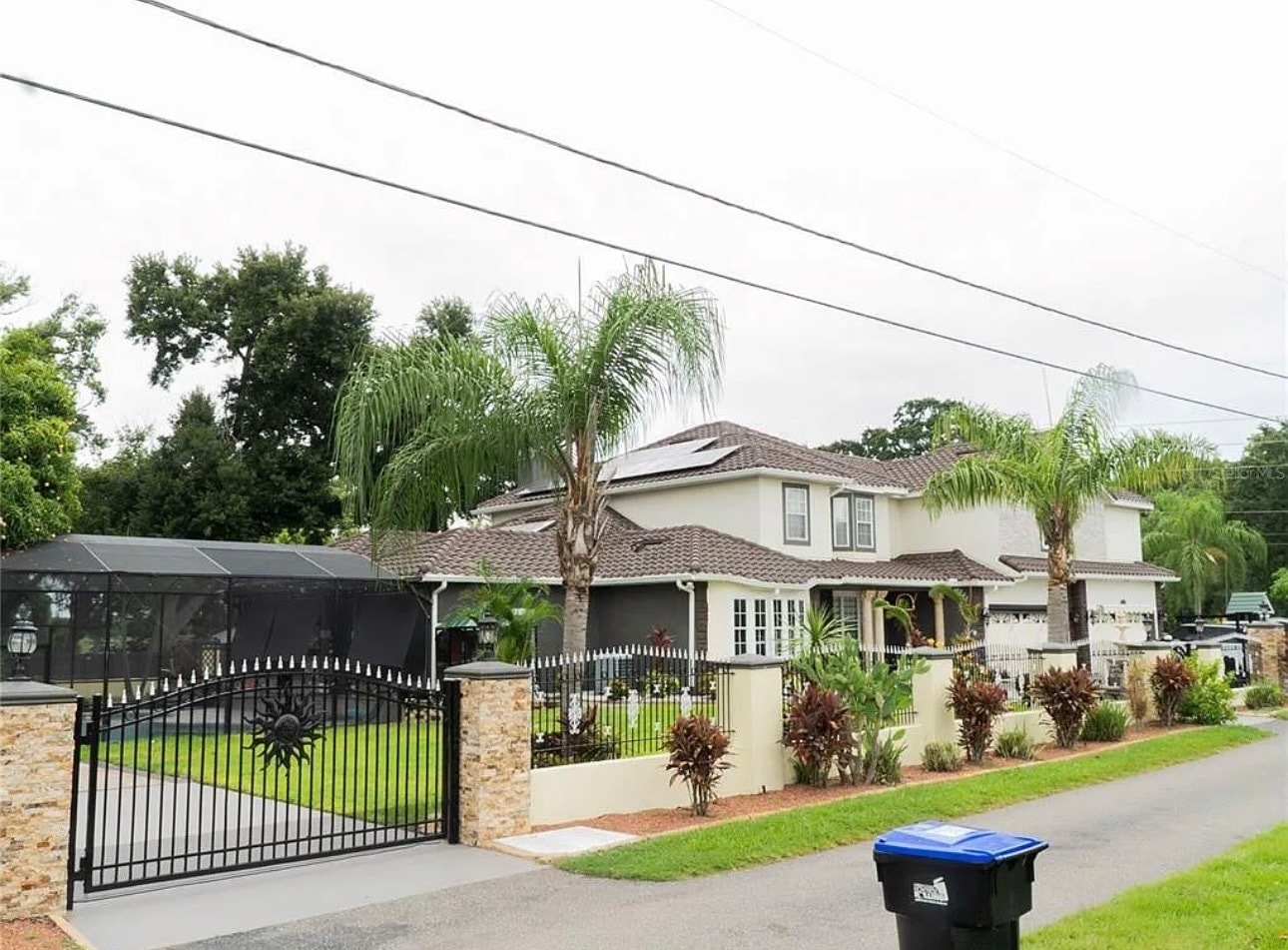 Side view - 1304 Ocoee Apopka Rd