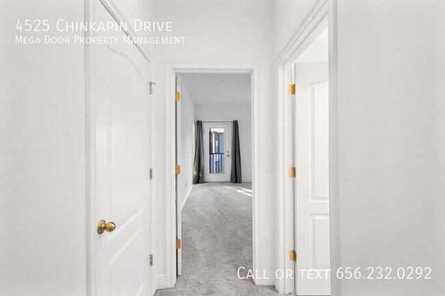 Building Photo - 4525 Chinkapin Dr