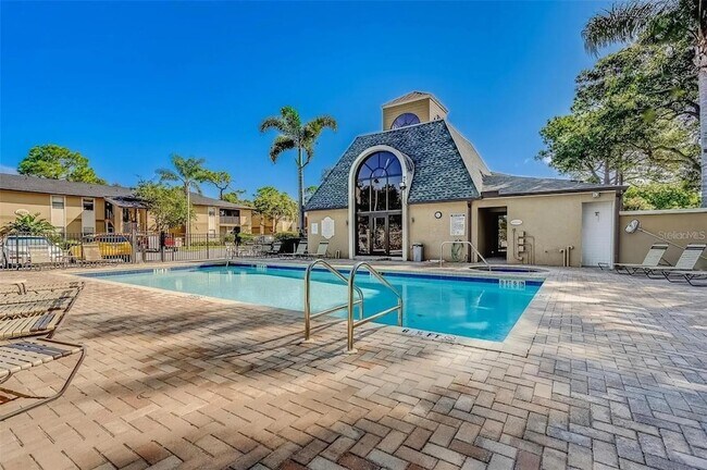 Building Photo - 12293 Sailwinds Dr