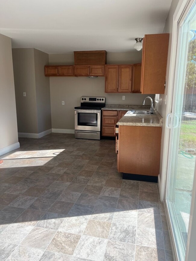 Building Photo - 3bd House