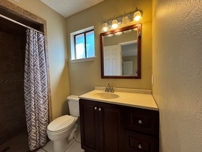 Building Photo - 831 Swinging Spear Rd