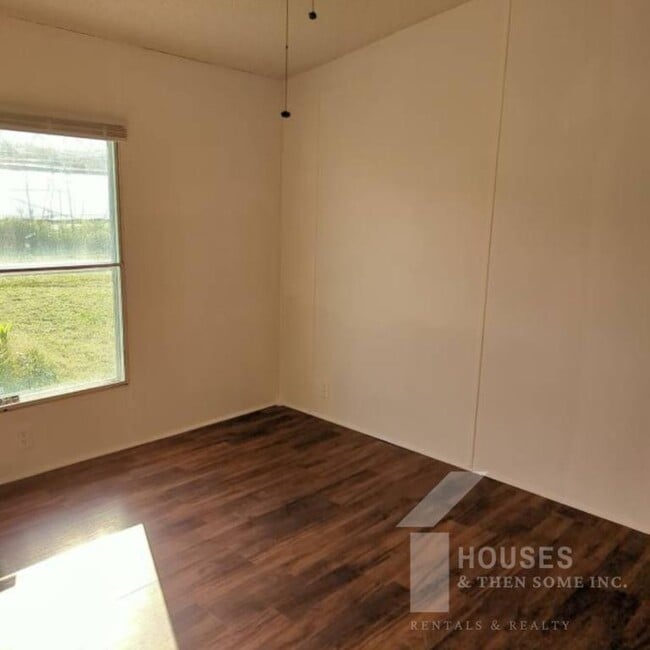 Building Photo - 515 McKinney Rd