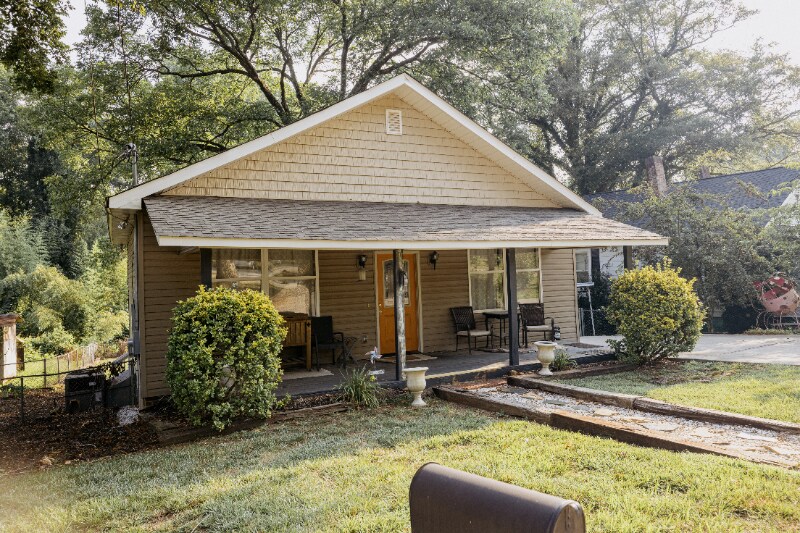Primary Photo - 209 Mill St
