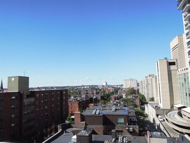 Building Photo - 8 Garrison St