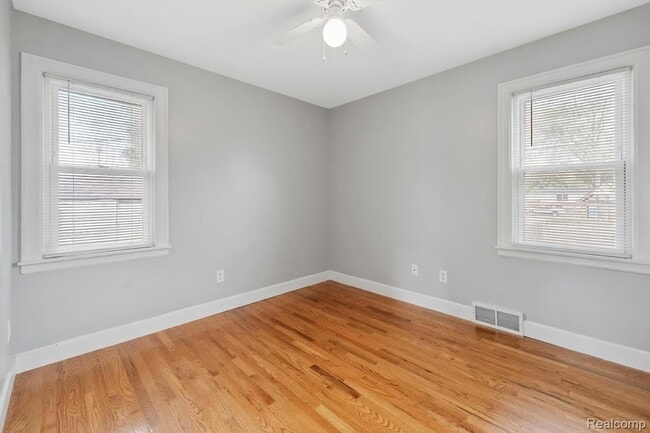 Building Photo - 1524 Cicotte Ave