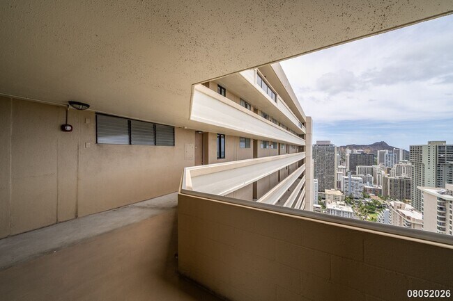 Building Photo - 2121 Ala Wai Blvd