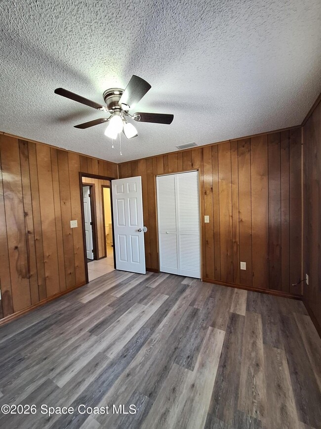 Building Photo - 246 Jepson St