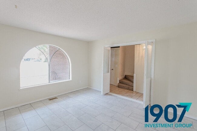 Building Photo - 9212 S McKinley Ave