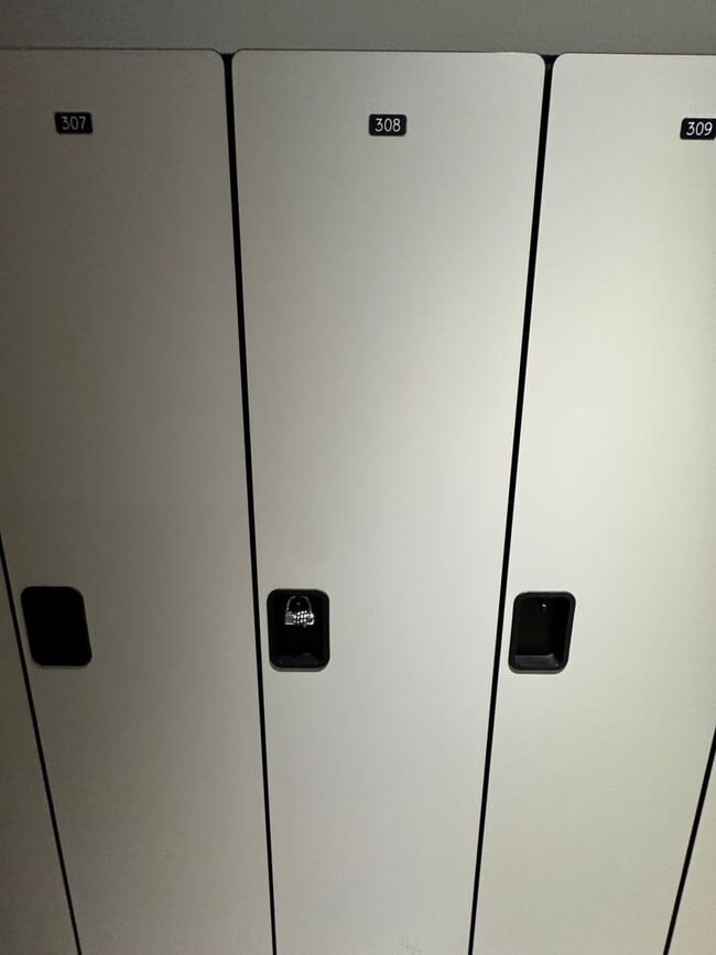 Building Photo - FURNISHED: UTILITIES PAID BY OWNER: (TWO MONTH MOVE-IN RATE OPTION) NWX tastefully furnished 1 be...