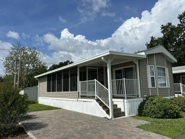 Building Photo - 6941 MacDonald Ct