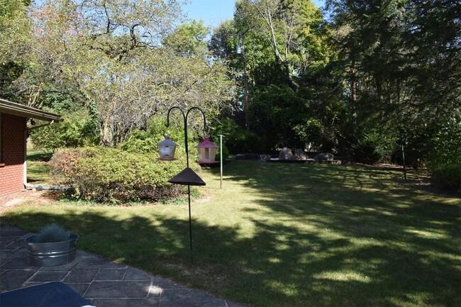 Building Photo - 301 Homan Ave