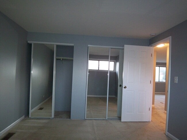 Building Photo - 34 N Salem Dr