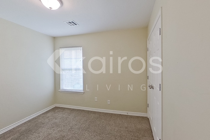 Building Photo - 4209 Snowy Owl Dr