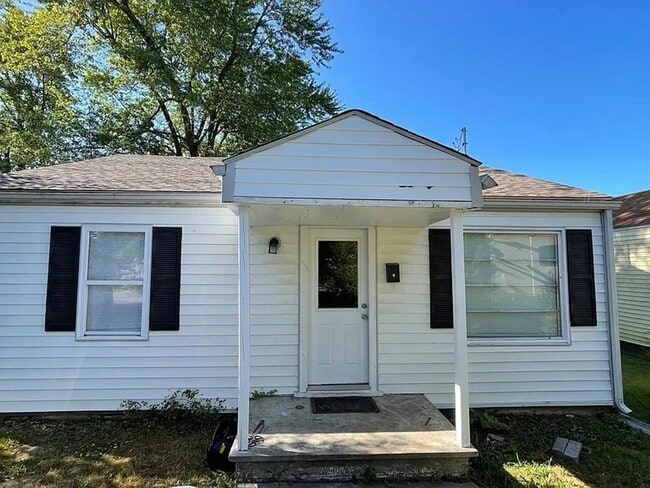 Primary Photo - Updated 2 bed/1 bath home!