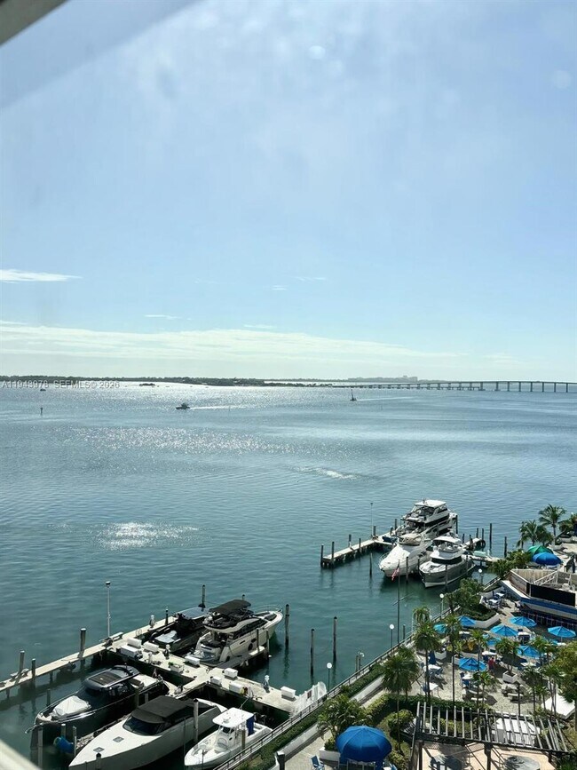 Building Photo - 801 Brickell Bay Dr