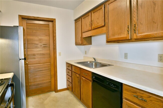 Building Photo - 2237 Cadwallader Sonk Rd
