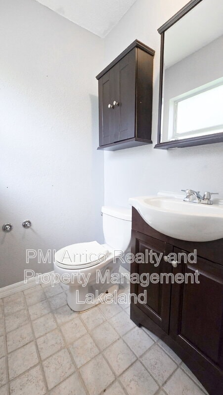 Building Photo - 2526 Edmond Cir